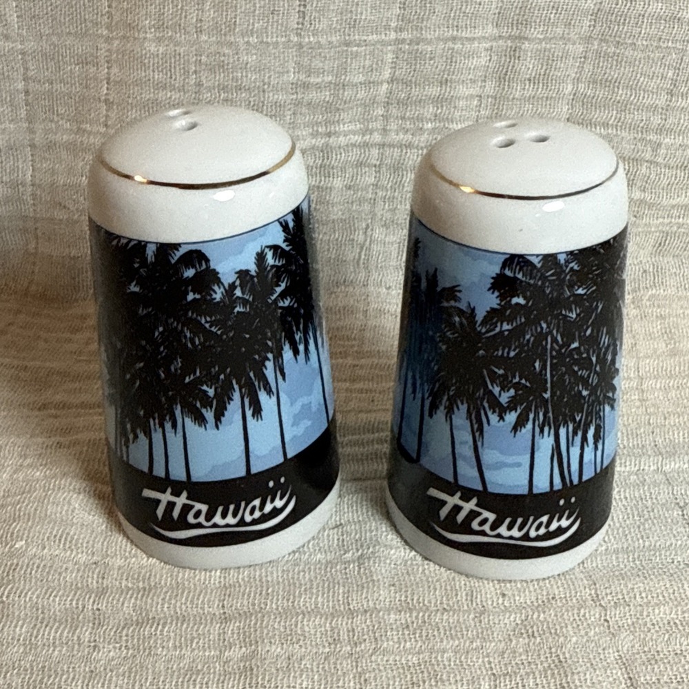 Hawaii Palm Trees Salt & Pepper Shakers A-5 Ceramic Souvenir Set